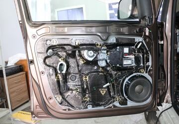 Шумоизоляция и антискрип Volkswagen Caddy