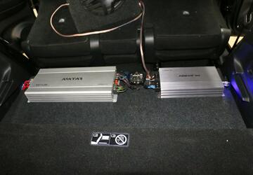 Шумоизоляция, установка сабвуфера и усилителя на Nissan X-Trail