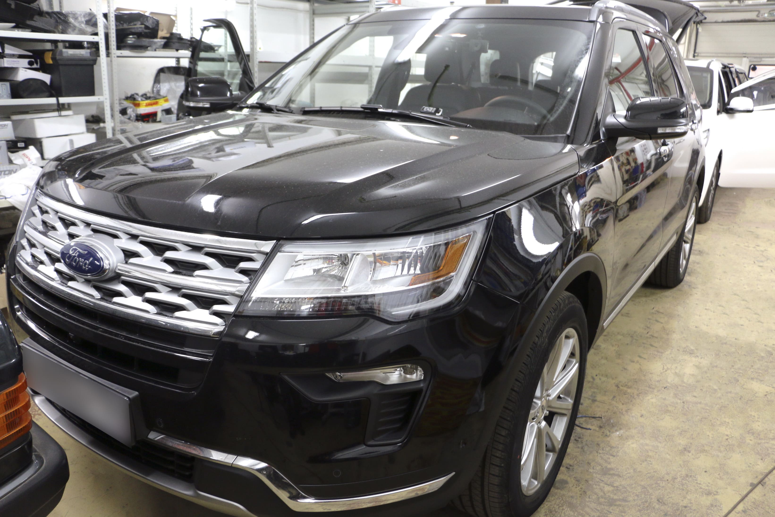 Шумоизоляция Ford Explorer в Санкт-Петербурге