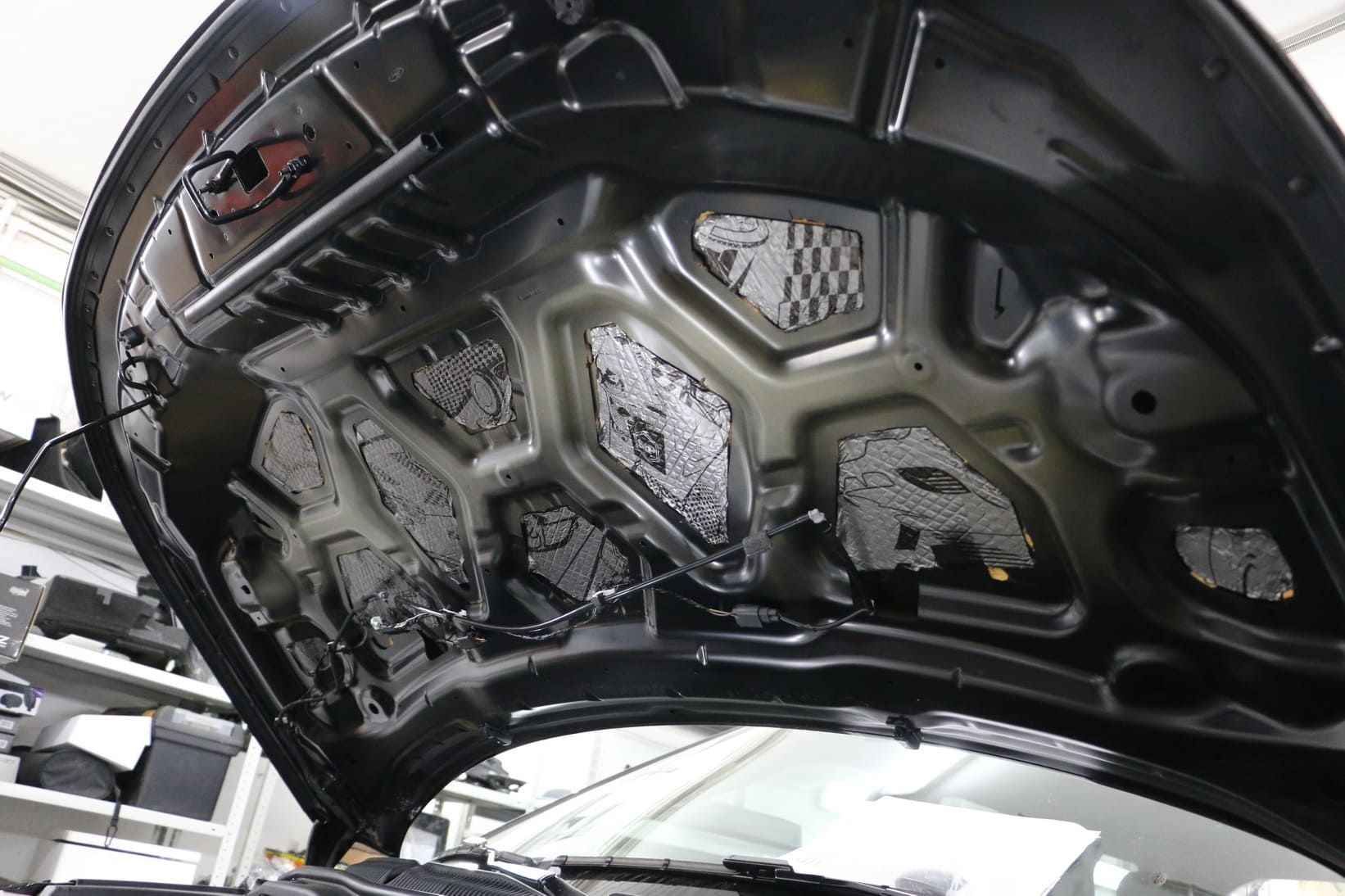 Шумоизоляция капота Ford Explorer
