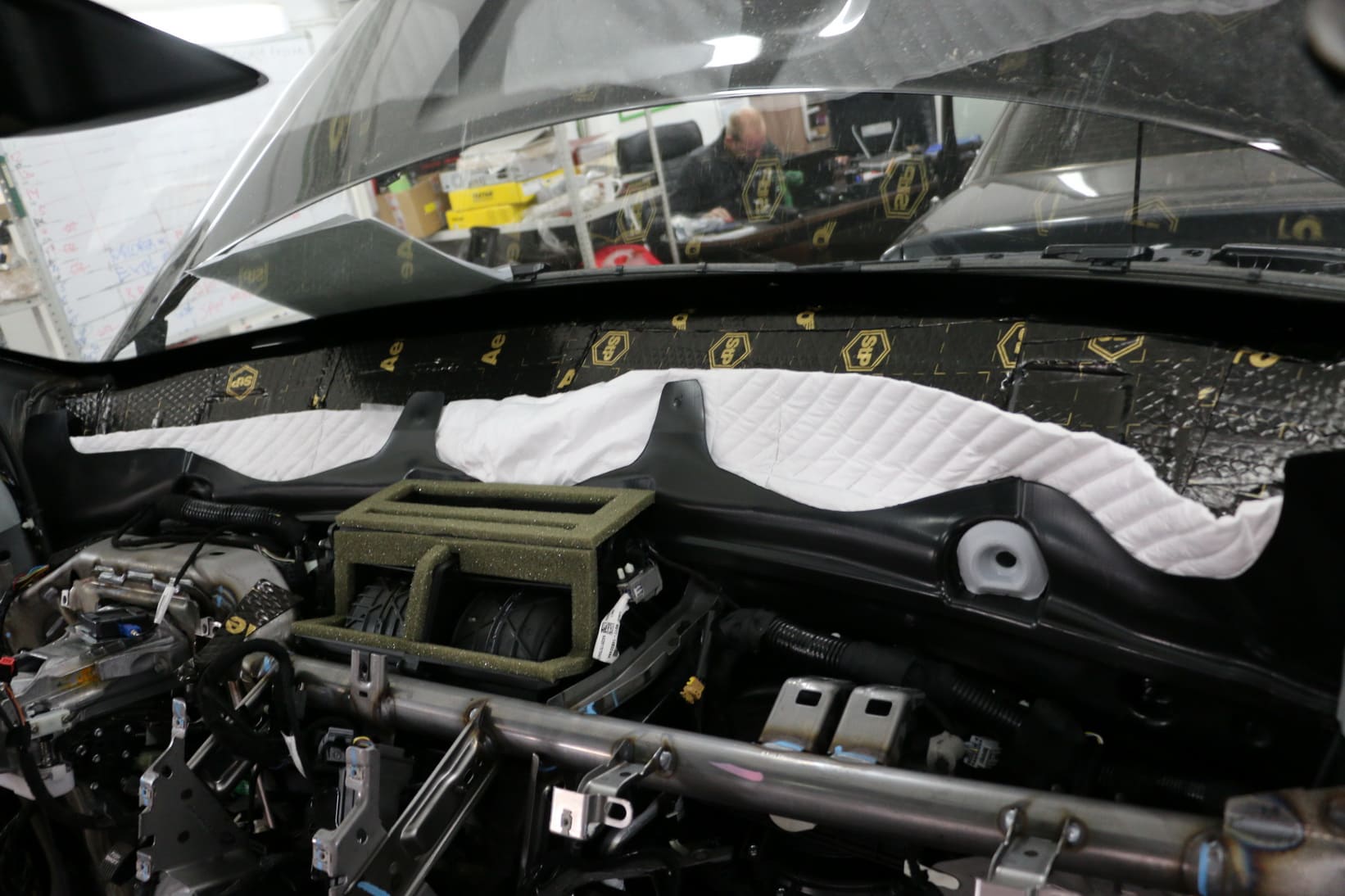 Шумоизоляция торпеды Ford Explorer