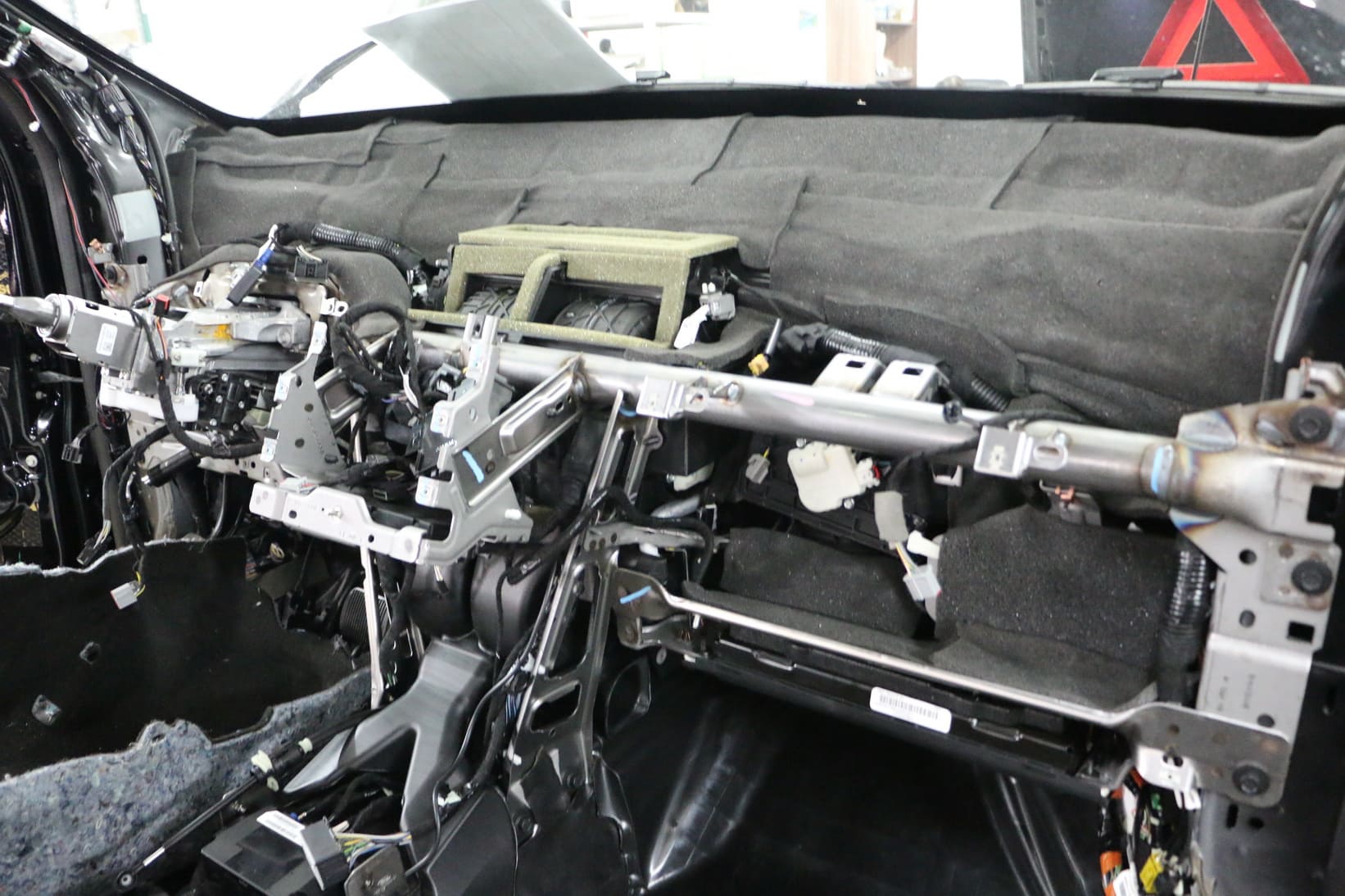 Шумоизоляция торпеды Ford Explorer