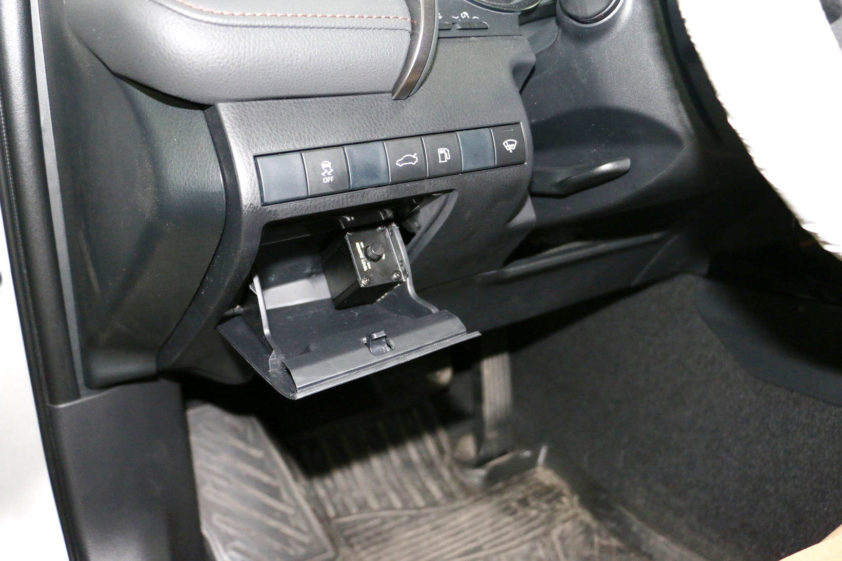 Регулировка уровня баса в автомобиле Toyota Camry 